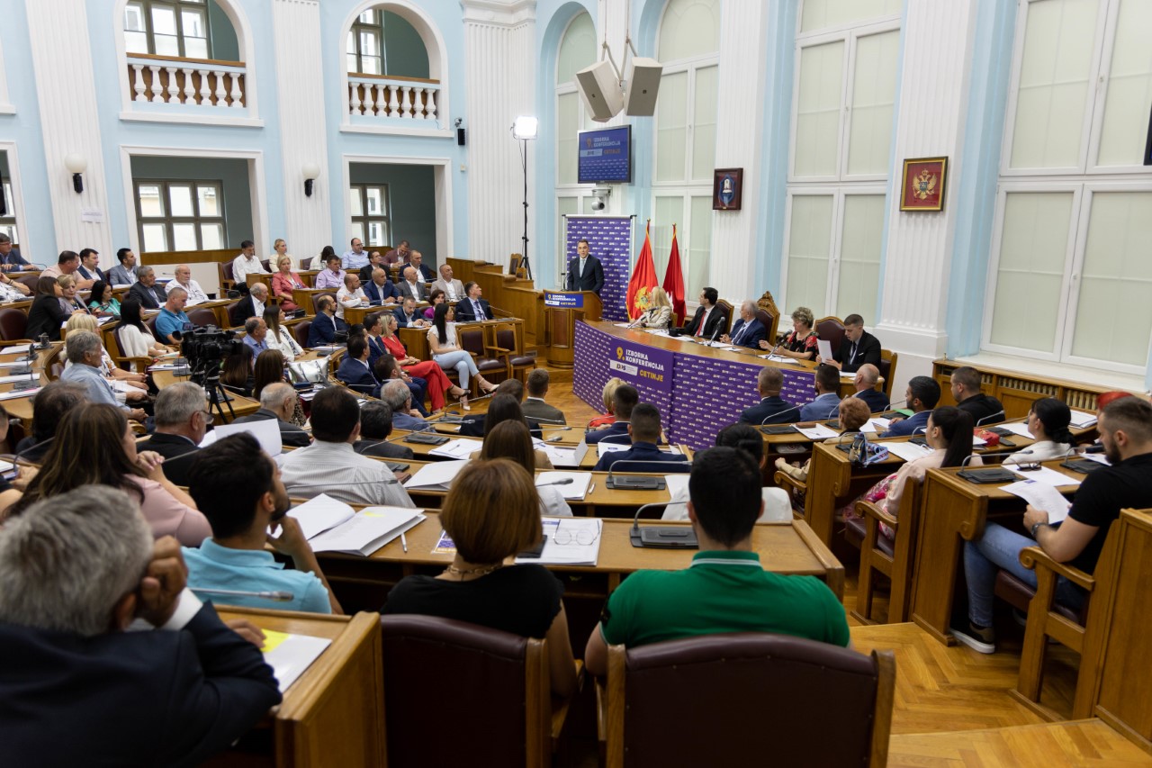 DPS Cetinje: Cetinje primjer da moramo biti složni u odbrani nacionalnih i državnih interesa