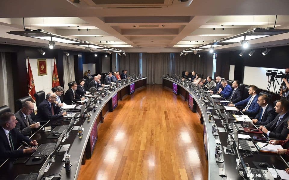 Država kupuje akcije EPCG za 15 miliona eura