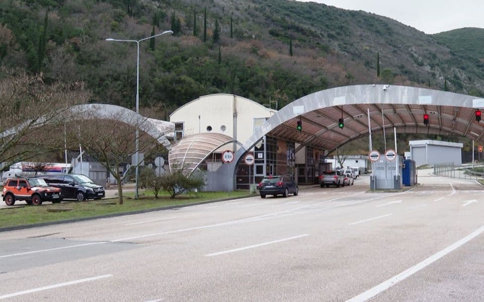 Danas blokada graničnog prelaza Debeli brijeg