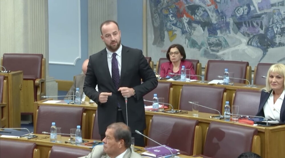 Nikolić: Crna Gora da se sa evropskog ne seli na balkanski teren, Vlada dobila podršku da deblokira proces integracija i konsoliduje ekonomiju