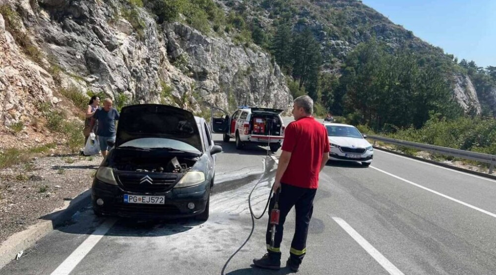Gorio automobil na putu Cetinje – Podgorica, požar u Markovini