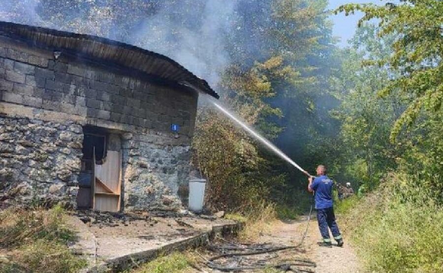 Izgorjela kuća u selu Starče