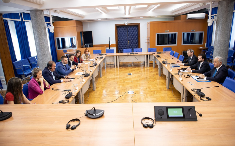 Politički akteri da kroz dijalog nastave sa ključnim reformama
