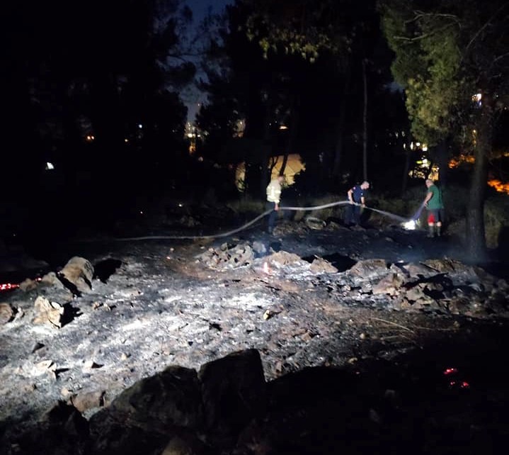 (VIDEO)Podmetnut požar na Gorici, brzom reakcijom Službe zaštite i spasavanja Podgorica lokalizovan