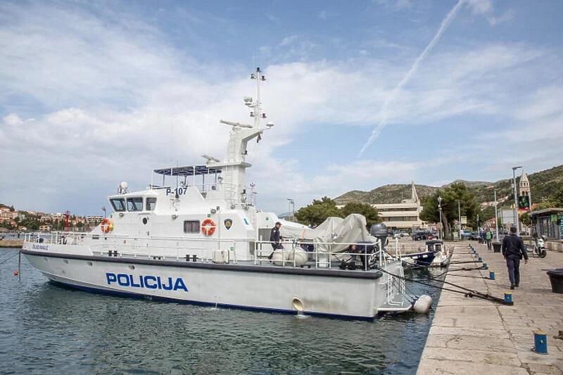 Drama u Splitu: Turistički brod dug 21 metar udario u Zapadnu obalu pa potonuo, kapetan bio pijan