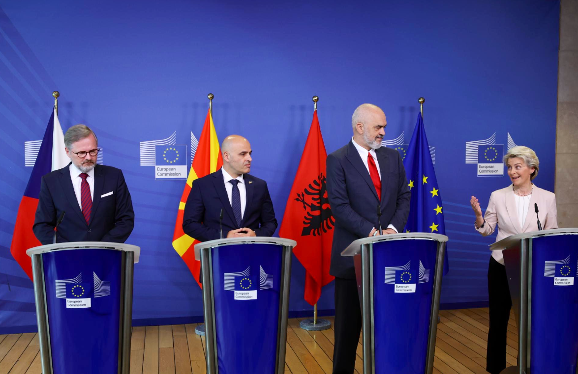 Otvoreni pregovori EU sa Skopljem i Tiranom, Fon der Lajen – istorijski trenutak