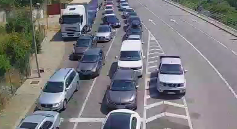Ogromne gužve na graničnim prelazima