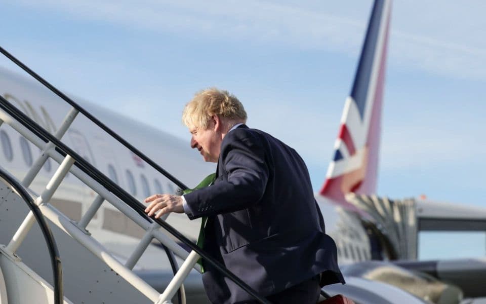 Pljušte ostavke u Britaniji, Džonson ostao i bez ministra obrazovanja