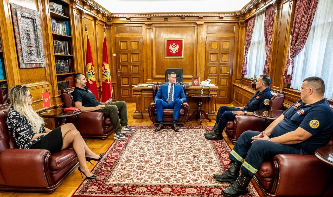 Adžić: Vatrogasci zaslužuju bolji tretman države