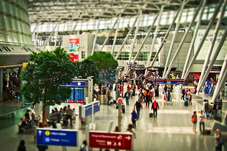 Aerodrom Hitrou ograničio broj putnika na 100.000 dnevno