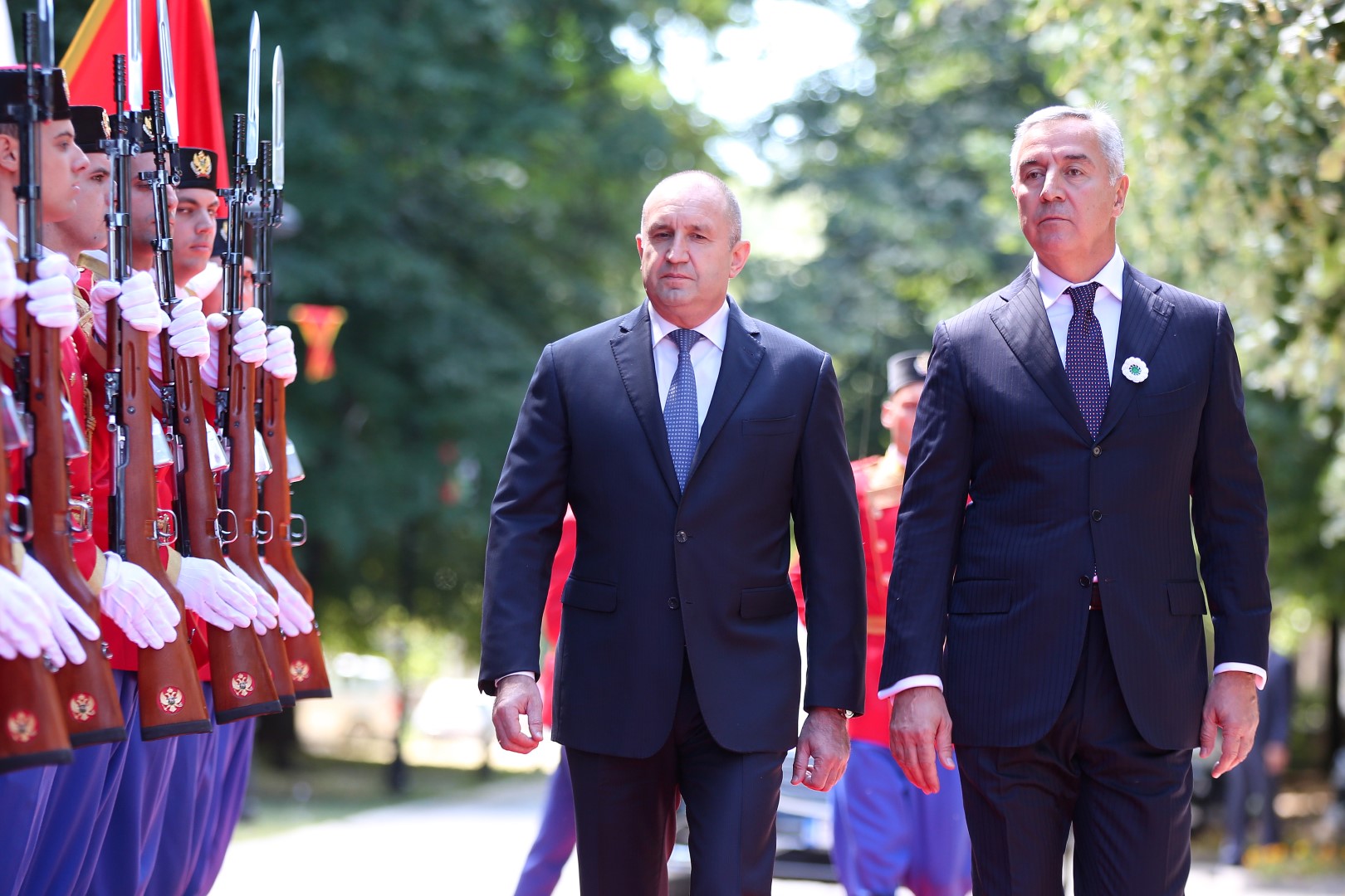 FOTO/VIDEO: Đukanović dočekao Radeva uz najviše državne počasti