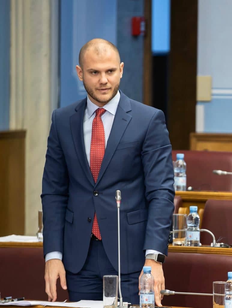 Radnička partija: Bavljenje socio-ekonomskim temama, a ne priča o podjelama, prvi su dokaz da su se desile bitne promjene nakon pada režima 30. avgusta