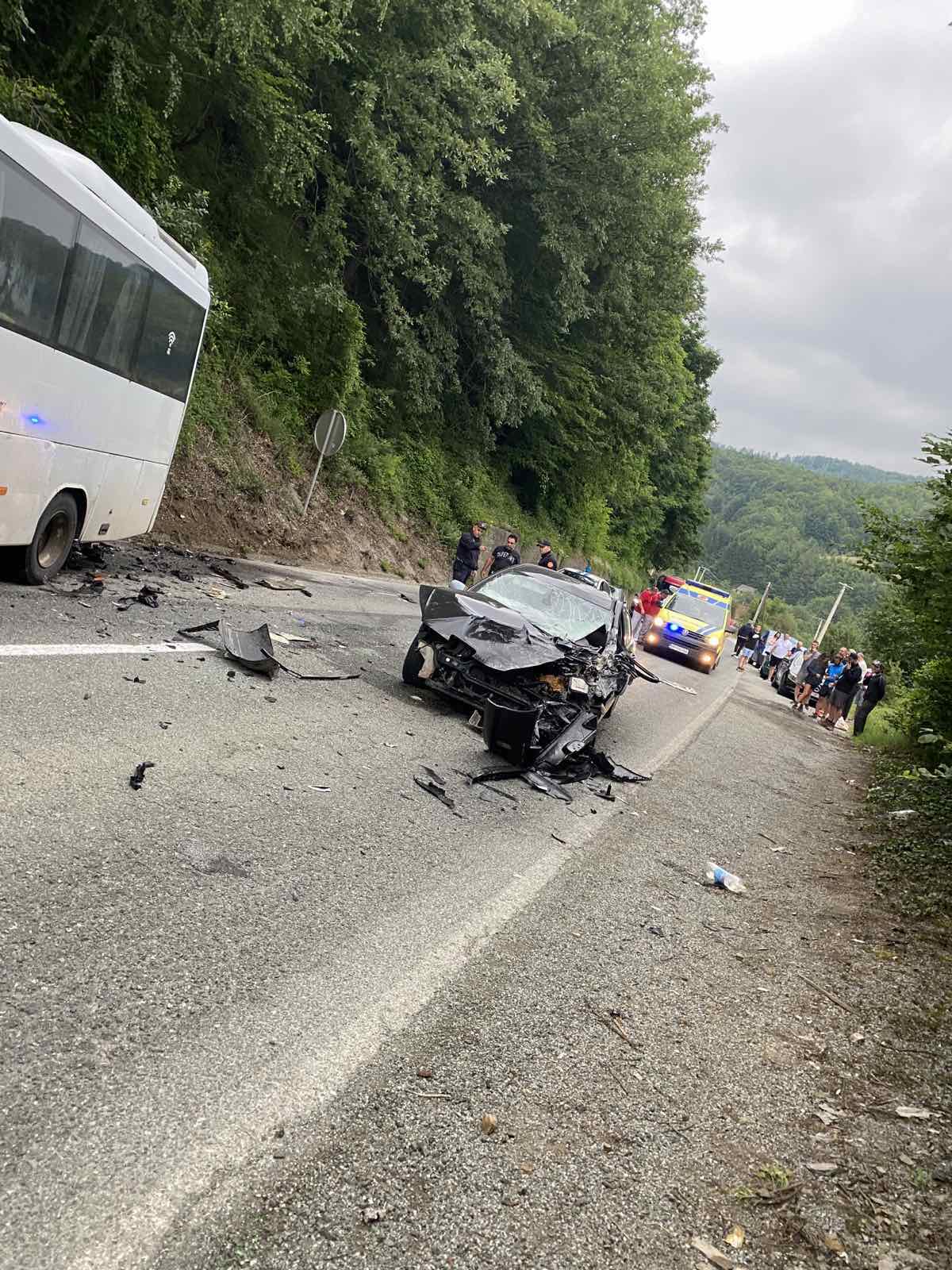 Saobraćajna nezgoda u blizini Bijelog Polja: Sudarili se automobil i autobus