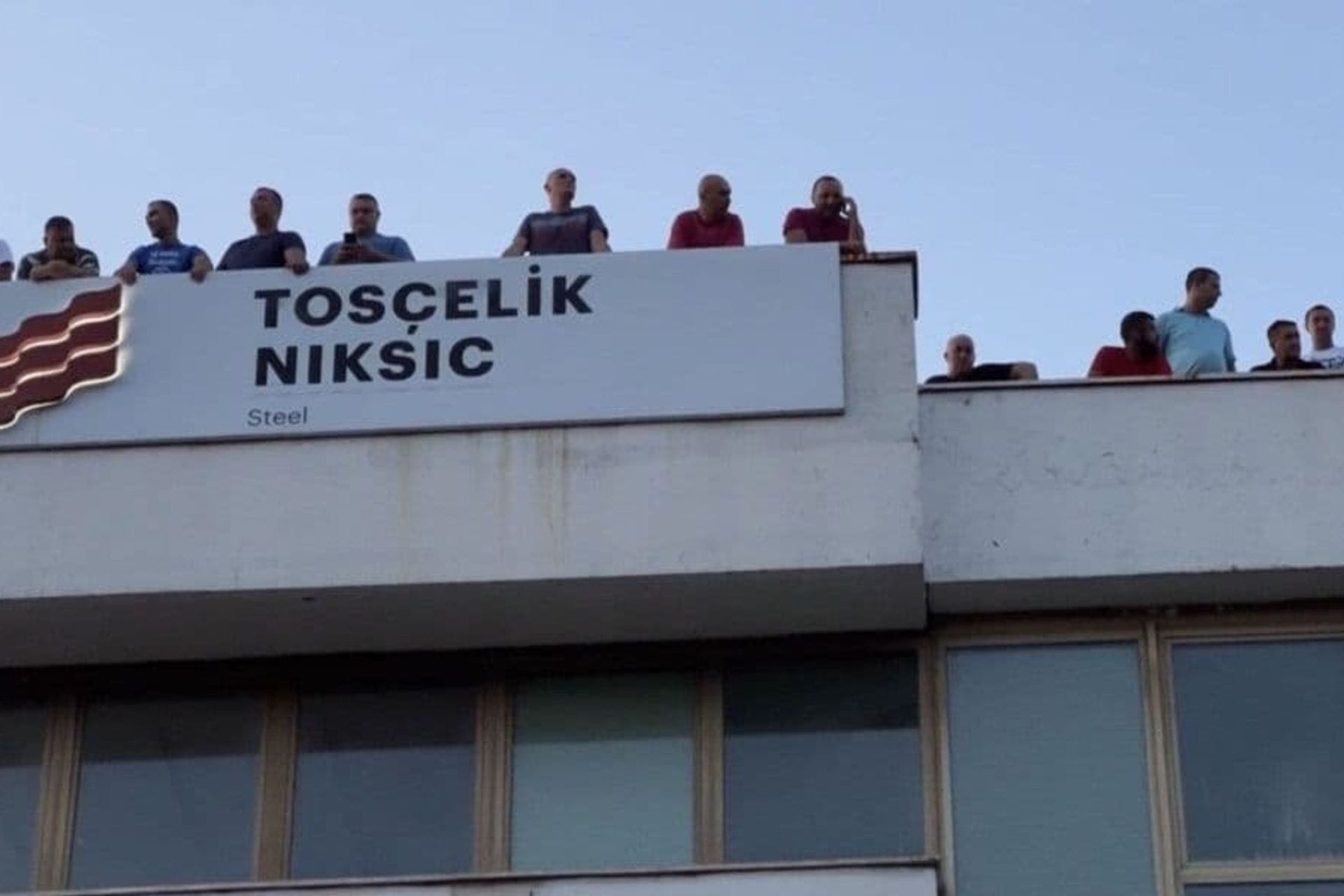 Policija ispitivala novinare koji su izvještavali sa protesta radnika Željezare