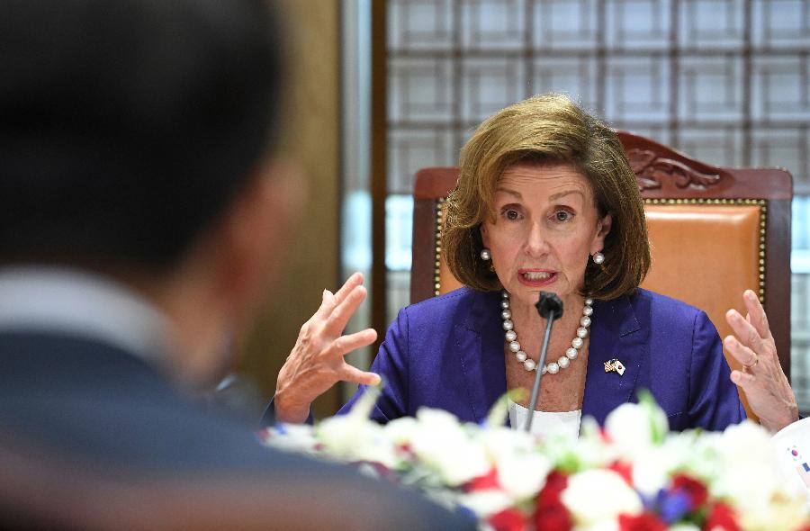 Pelosi: SAD neće dozvoliti da Kina izoluje Tajvan