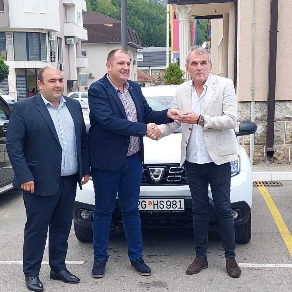 CEDIS donirao vozilo Domu zdravlja u Andrijevici