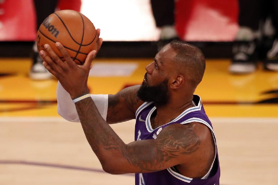 Lebron nastavlja sa Lejkersima, postao najplaćeniji košarkaš