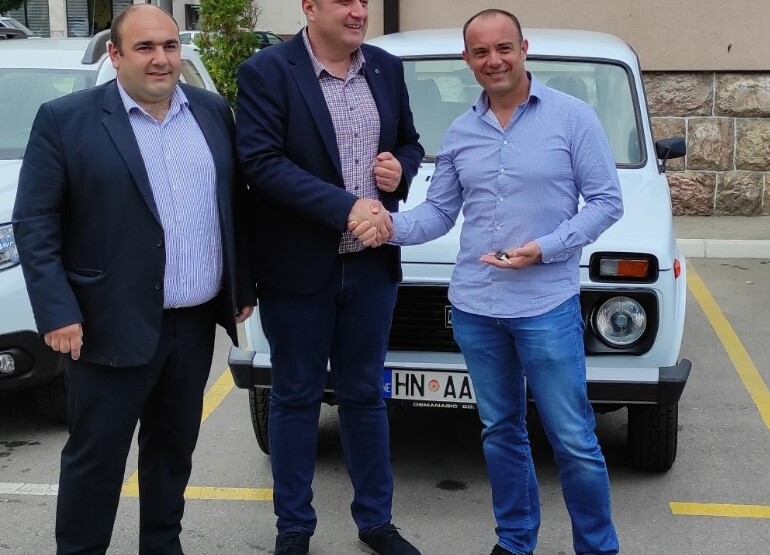 CEDIS donirao terenski automobil Turističkoj organizaciji Andrijevica