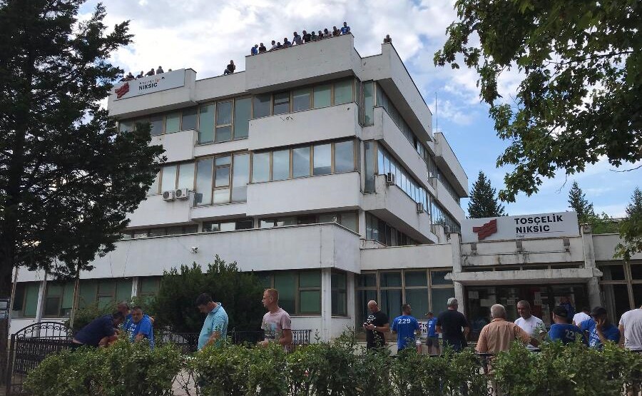 Željezarcima uručeni otkazi, traže zaštitu države