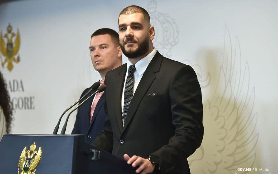 Uništavaju cigarete ili dokaze o manipulaciji?