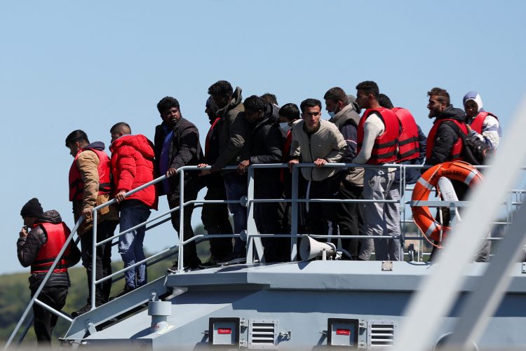 Rekordan broj migranata prešao u danu Lamanš ka Velikoj Britaniji