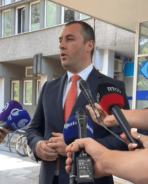 Šćekić: Zaposleni Urgentnog centra da se nagrade sa 15 odsto; Abazović najveći prioritet je zdravstveni sistem