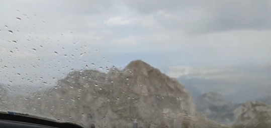 Vazduhoplovci Crne Gore sa izuzetno nepristupačnog terena izvukli tijelo stradale Njemice