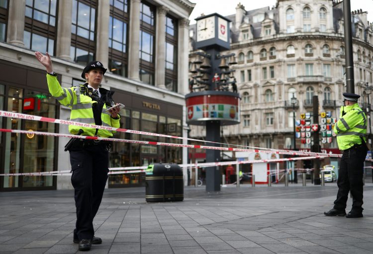 Dvojica policajaca ranjena nožem u centru Londona, napadač uhapšen