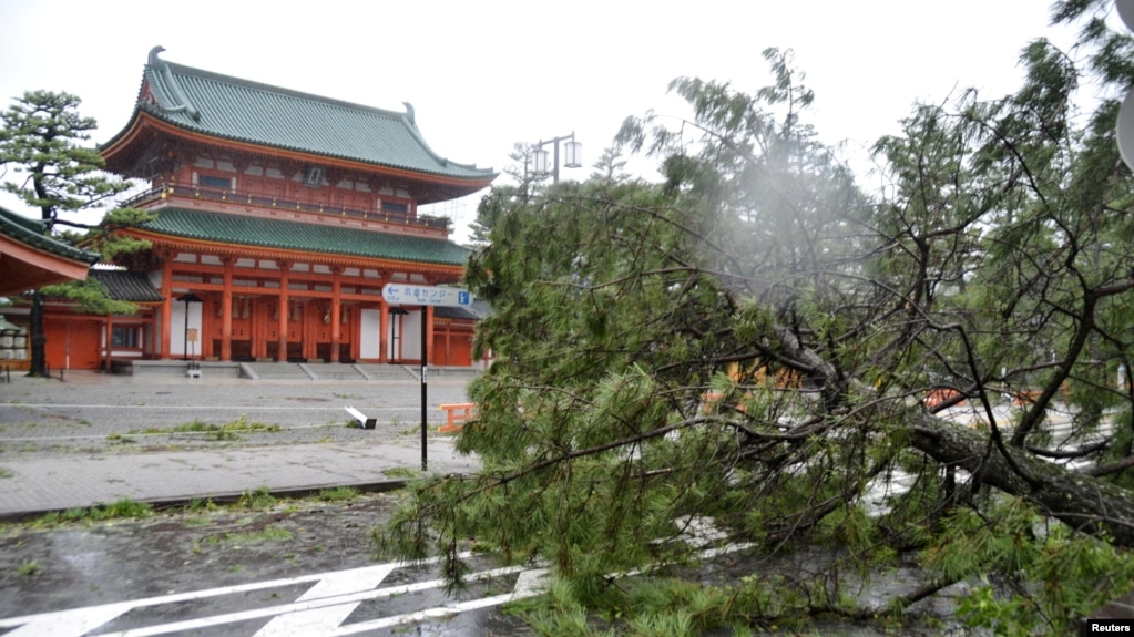 Japan pogodio supertajfun, evakuacija devet miliona ljudi