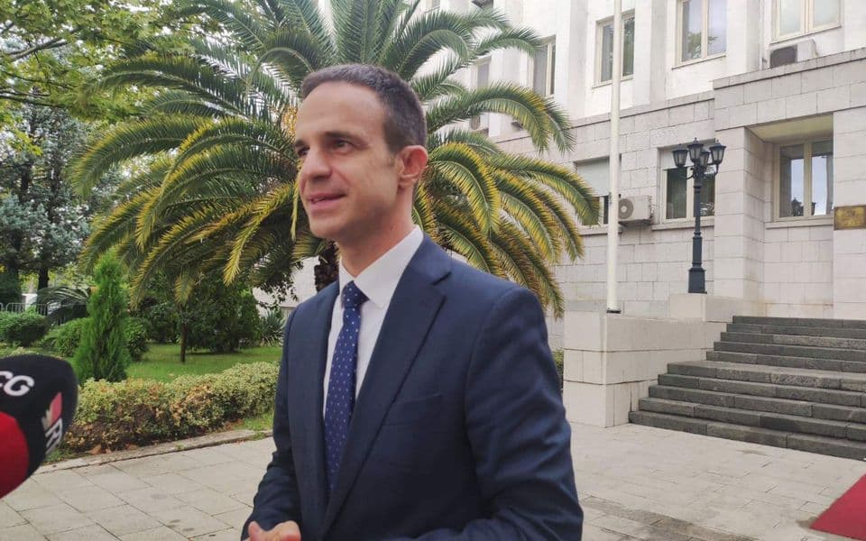Mugoša: Korektno da se vrati mandat građanima