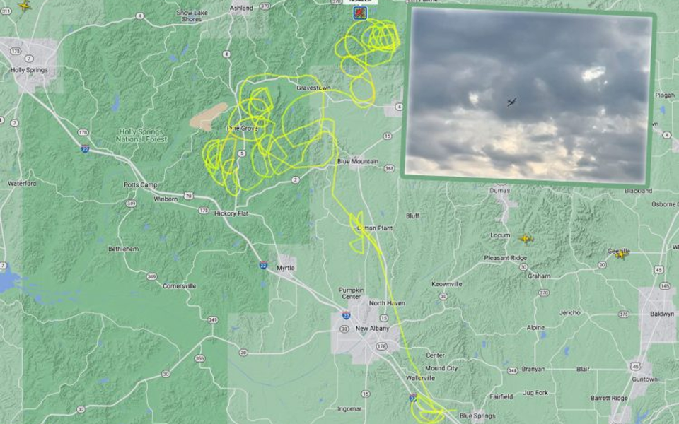 SAD: Uhapšen pilot koji je prijetio da će srušiti avion