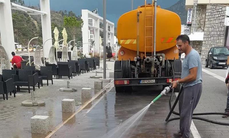 Očišćeno šetalište u Sutomoru nakon bujice