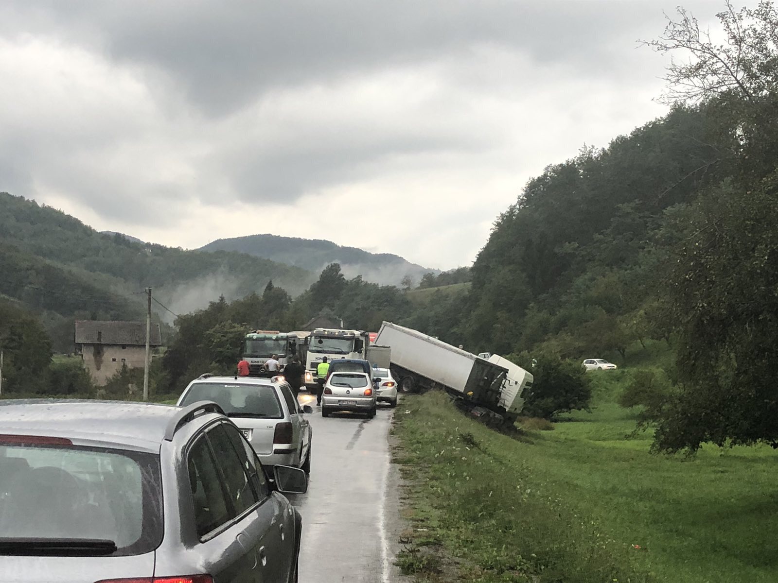 Teretni kamion sletio sa puta Bijelo Polje- Mojkovac