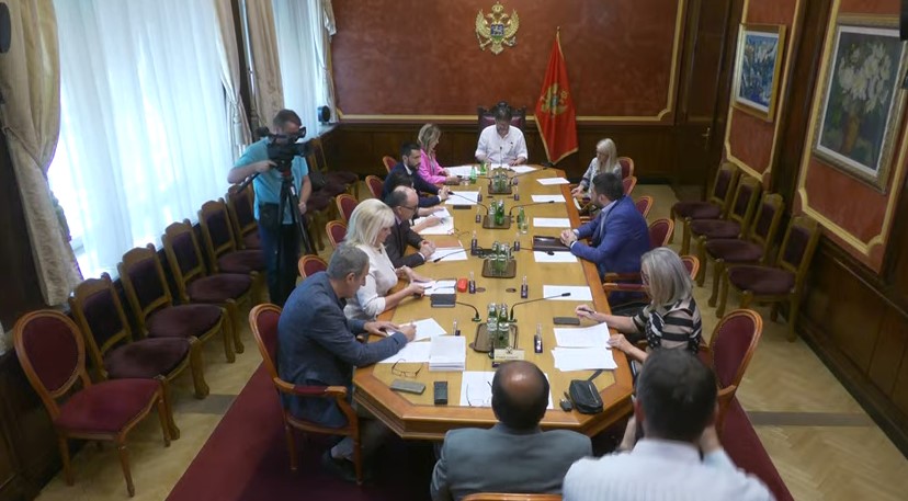 Popović pozvao partije na odgovornost: Svaki sat je bitan, ne dan; Martinović: Vrijeme će pokazati ko za čije interese radi