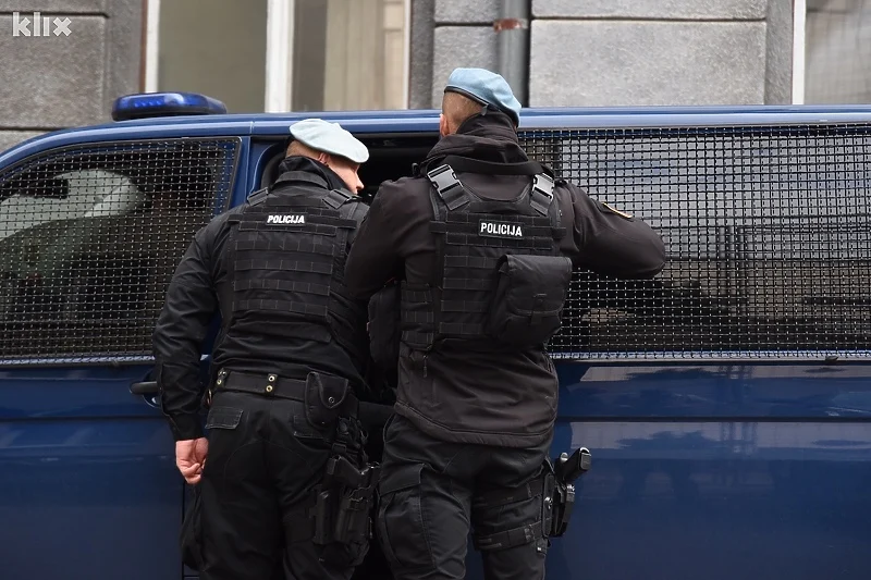 Velika akcija policije u Sarajevu, među uhapšenima i bivši pripadnik SIPA-e