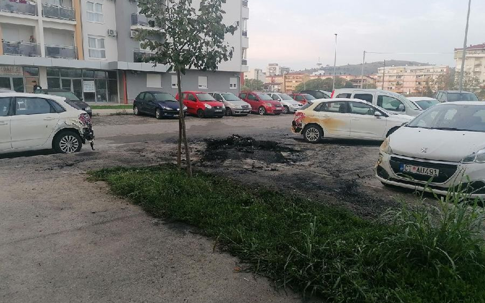 Uhapšena grupa mladića: Osumnjičeni da su zapalili auto na Zabjelu
