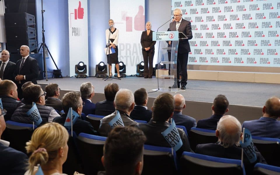 Stijepović: Dokazano nastavljamo da gradimo i radimo za našu Zetu u interesu svih sugrađana