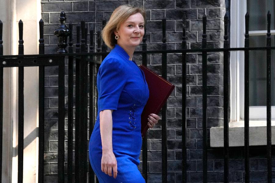Britanska premijerka podnijela ostavku