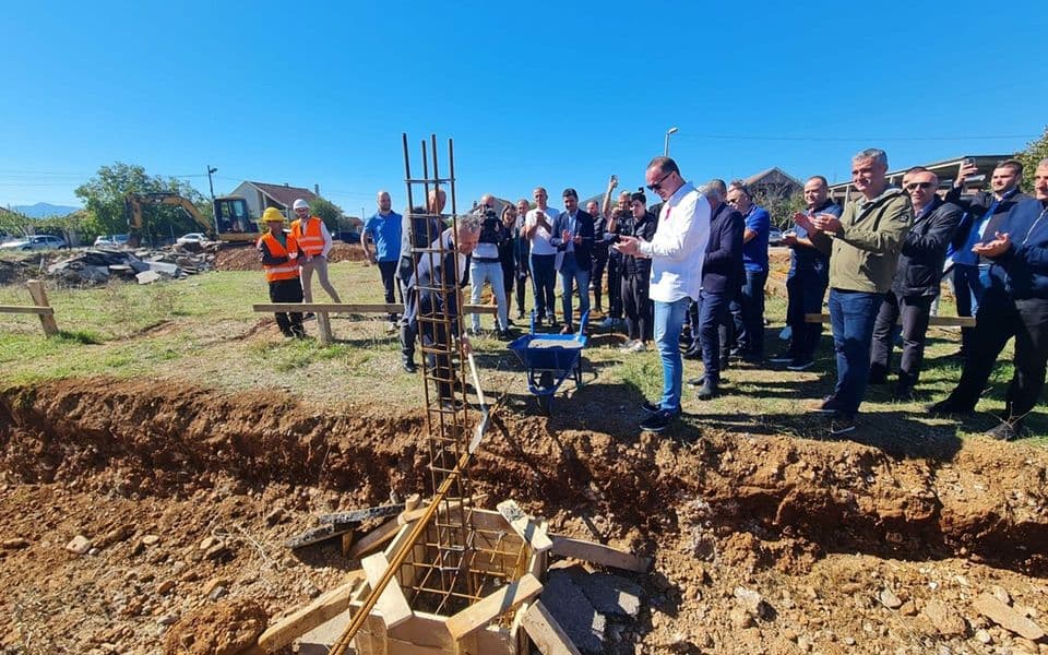 Počela izgradnja nove tribine stadiona u Tuzima
