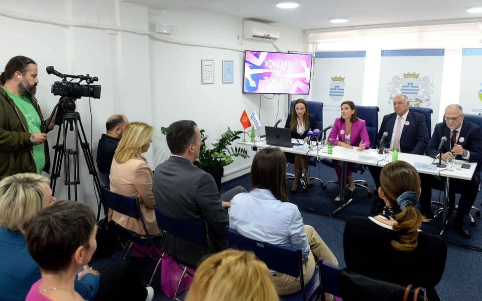Glavni grad: Držimo te za ruku –Naredna tri mjeseca svim ženama dostupan besplatan eho pregled dojki