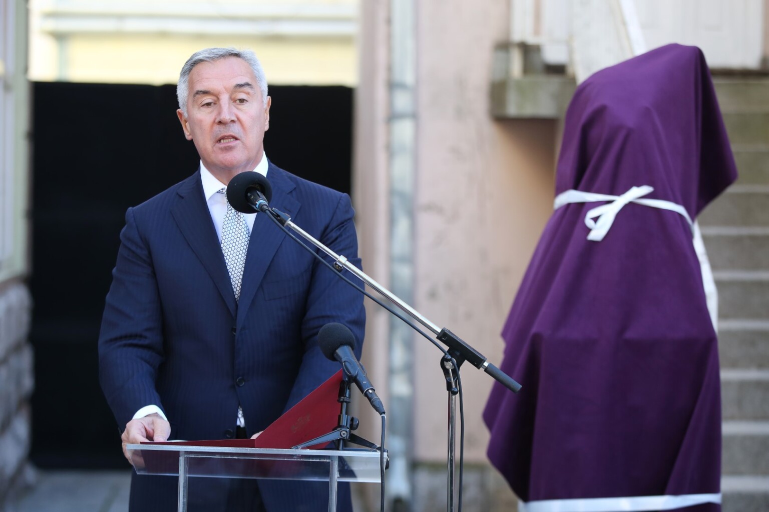 Đukanović na otkrivaju spomenika Starcu Miliji: Njegov talenat je naša tradicija, njegovo djelo odraz života herojske Crne Gore