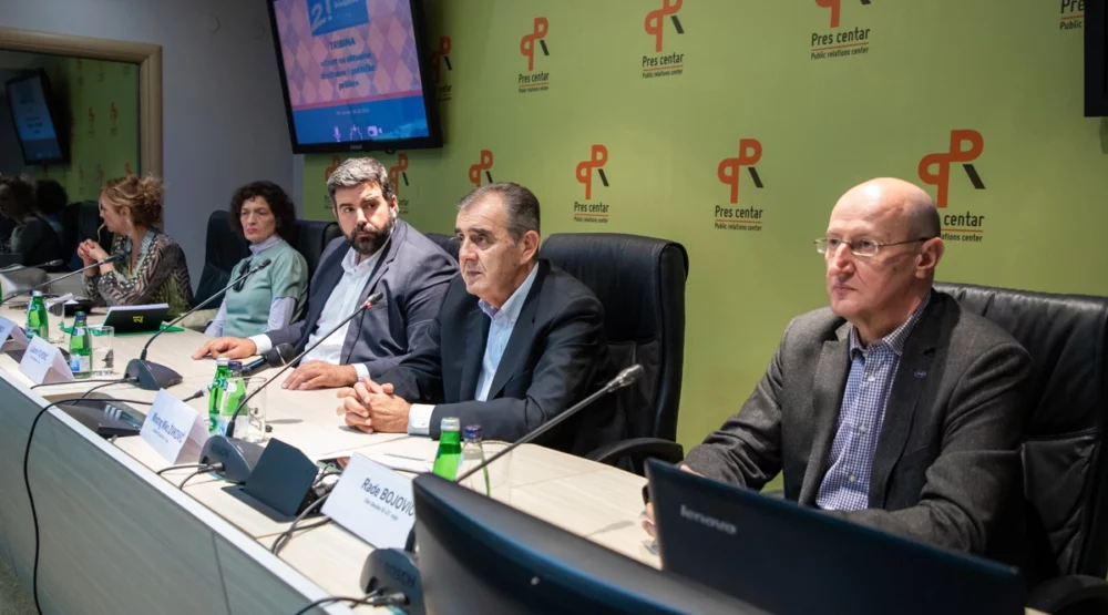 Ne treba dozvoliti političku manipulaciju djecom, zabraniti emitovanje spota
