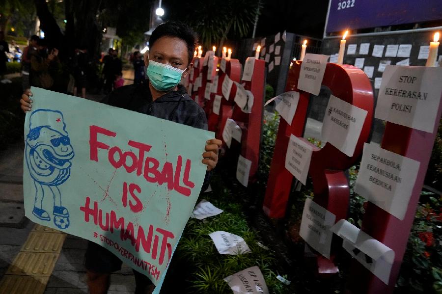 Među stradalima na stadionu u Indoneziji 32 djece