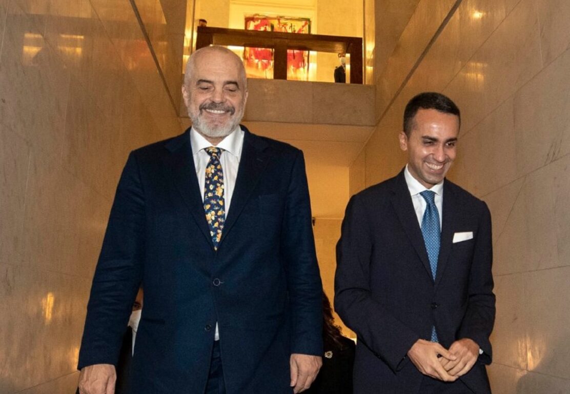 Albanski premijer Edi Rama otkrio: Sa Di Majom smo švercovali vakcine protiv Covida