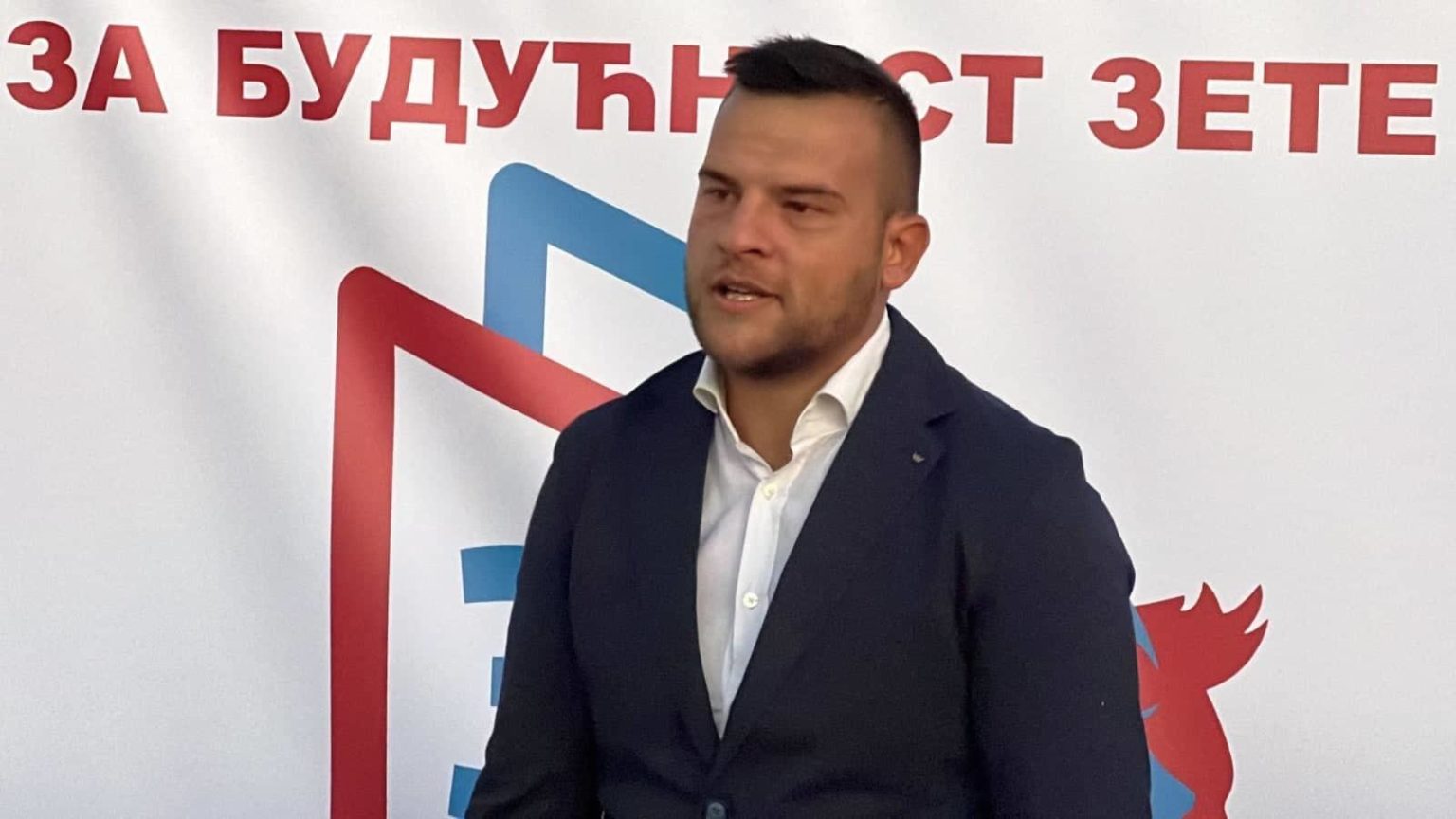 Asanović: Od večeras će se vijoriti i trobojka