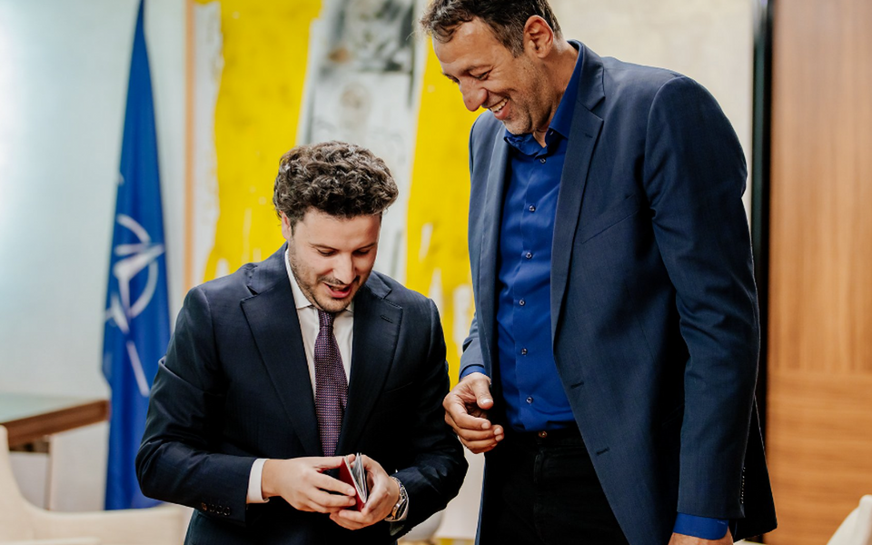 Divac dobio crnogorski pasoš