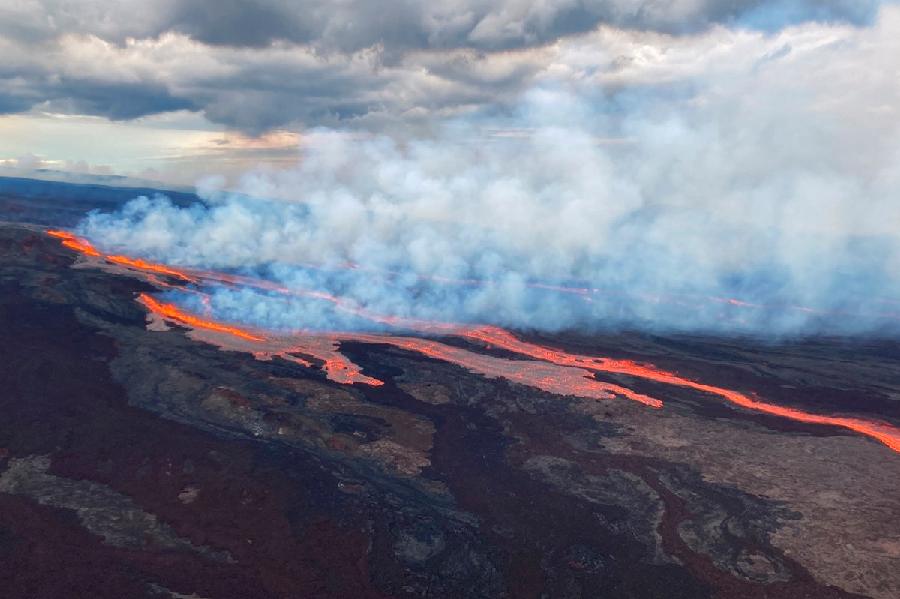 Pogledajte erupciju najvećeg aktivnog vulkana