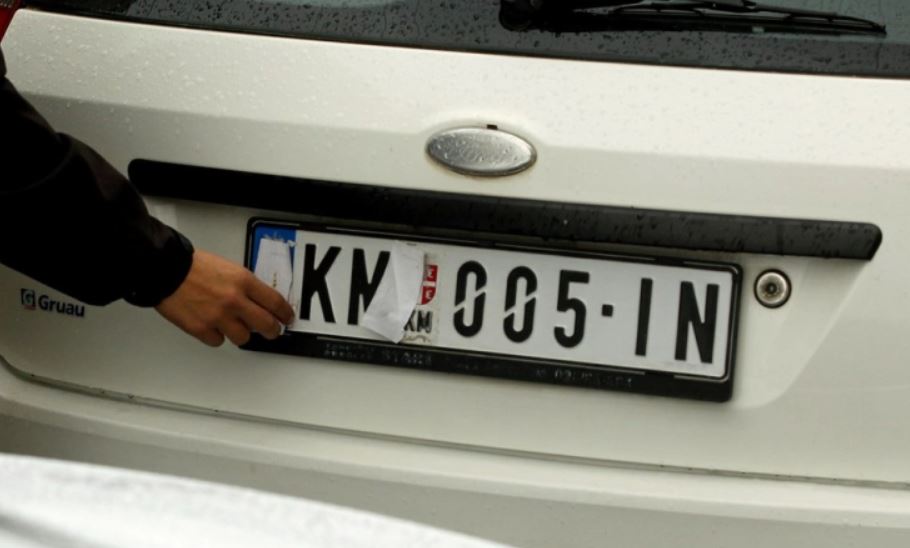 Kurti prihvatio predlog SAD o 48-časovnom odlaganju odluke o tablicama