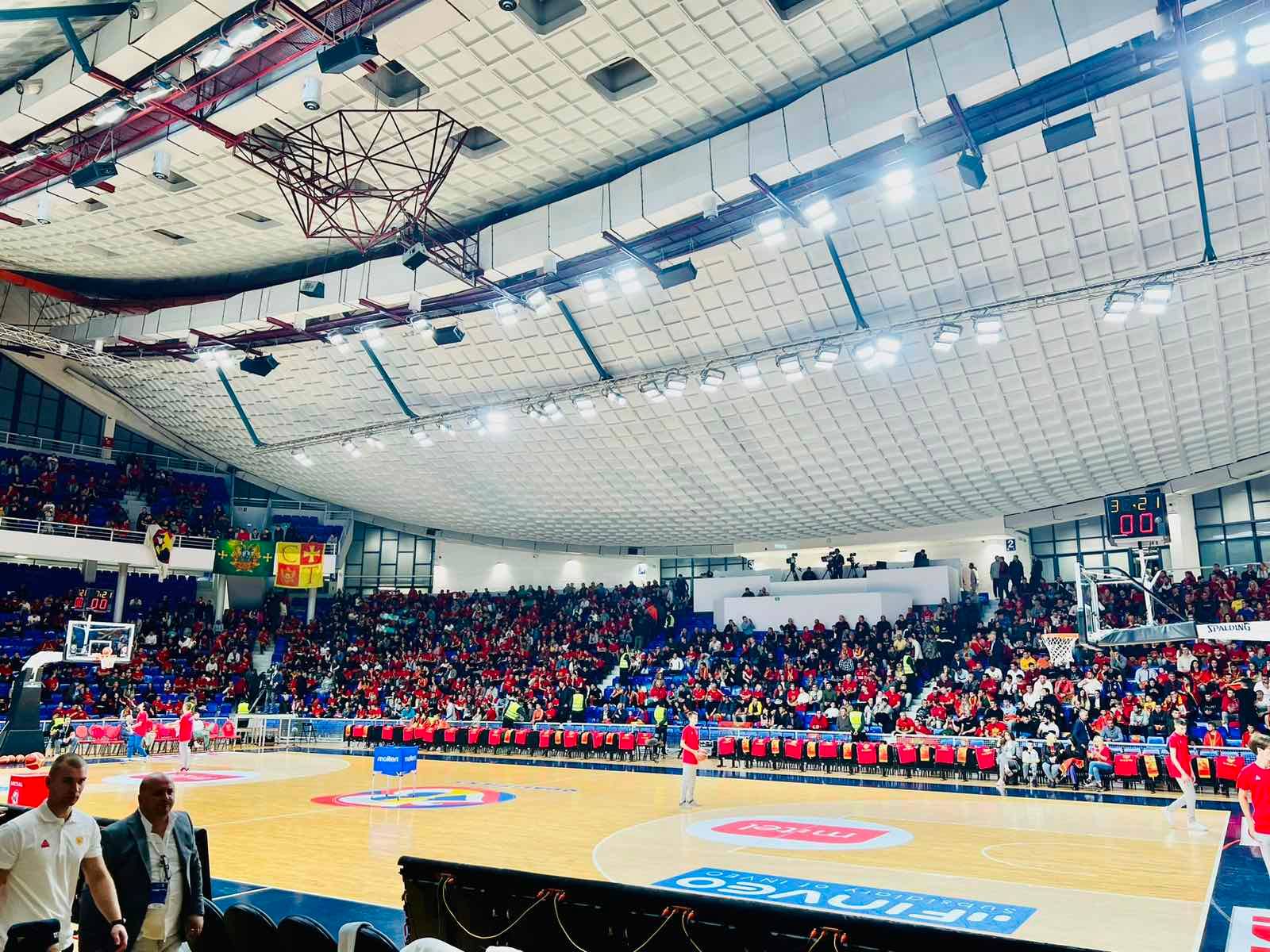 Sala SC Morača puna uoči košarkaškog meča sa Litvanijom