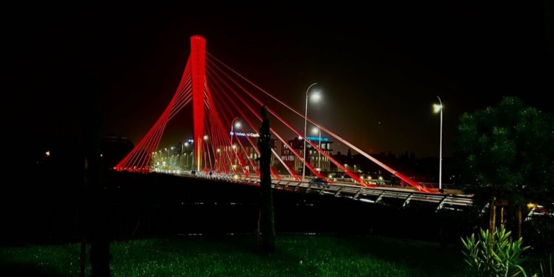U čast “lavica” Milenijum osvijetljen crvenom bojom tokom turnira u Ljubljani